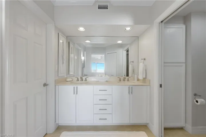 3401 Gulf Shore Blvd N 605, Naples, Florida 34103