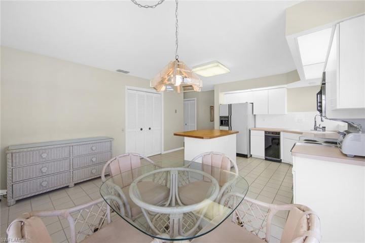 formal dining off living area