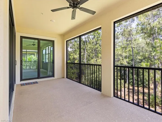 Spacious lanai featuring ceiling fan