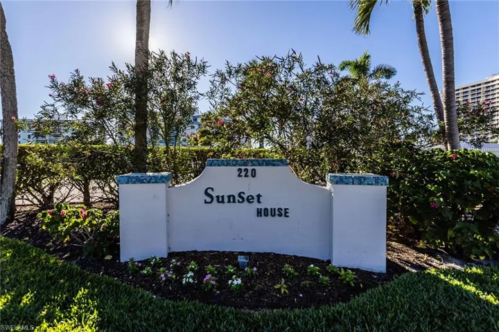 220  Seaview  CT, Marco Island, FL 34145