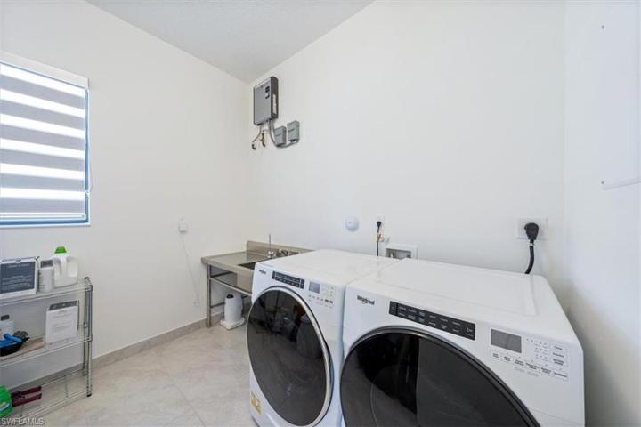 Laundry Room w/sink & Drinking Water Filtration