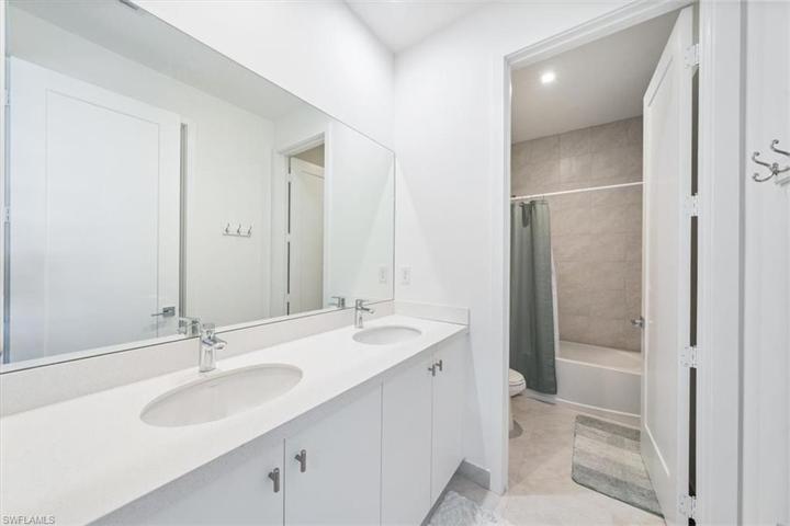 2nd Floor Guest Bathroom