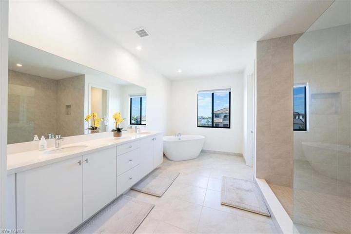 Owner's Suite Bathroom