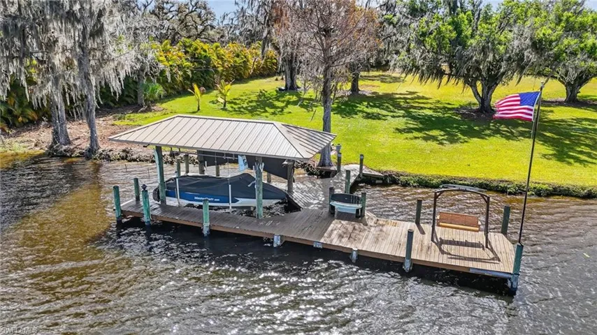 1964  Rialto  WAY, Alva, FL 33920