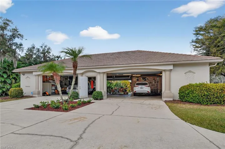 1964  Rialto  WAY, Alva, FL 33920