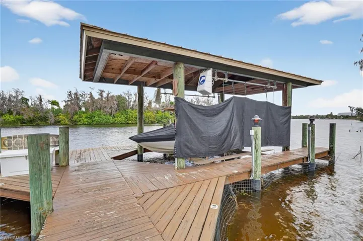 1964  Rialto  WAY, Alva, FL 33920