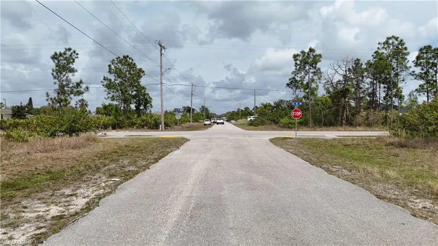 923 Venice AVE N, LEHIGH ACRES FL 33971