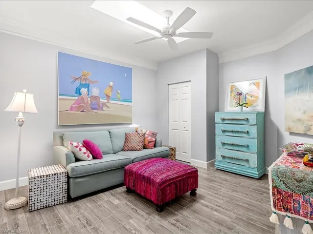 Den / Bedroom