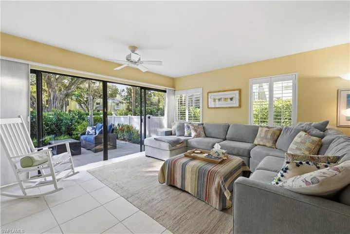 341  3rd S AVE, Naples, FL 34102