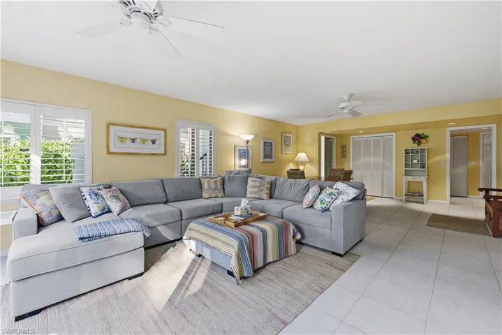 341  3rd S AVE, Naples, FL 34102