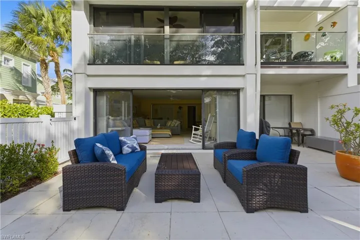 341  3rd S AVE, Naples, FL 34102