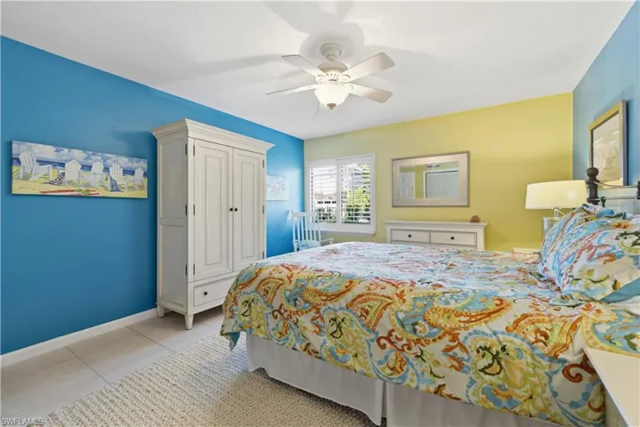 341  3rd S AVE, Naples, FL 34102