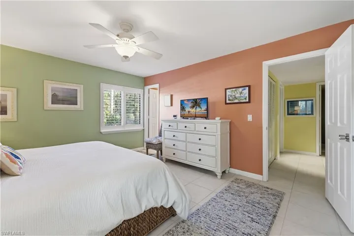 341  3rd S AVE, Naples, FL 34102