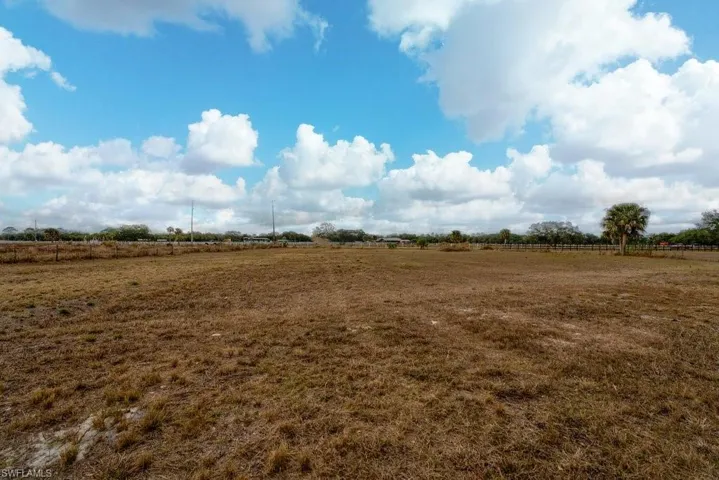 View of local wilderness featuring a rural view