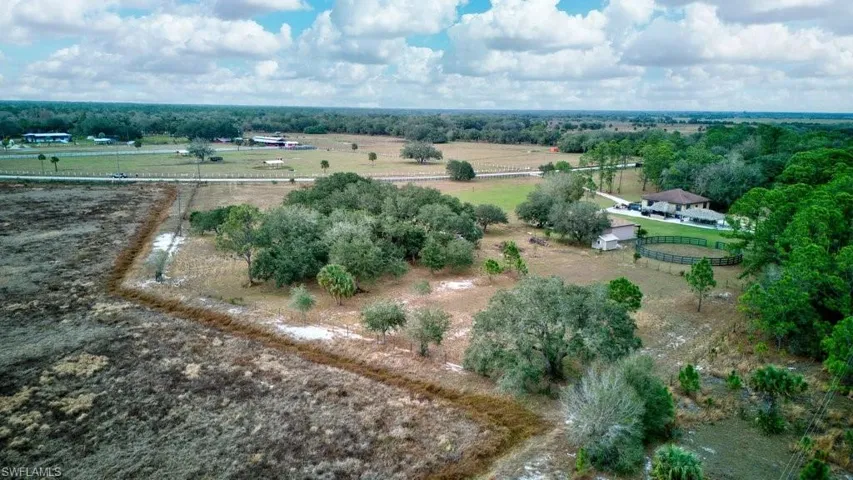 1565  Hendry Isles  BLVD, Clewiston, FL 33440