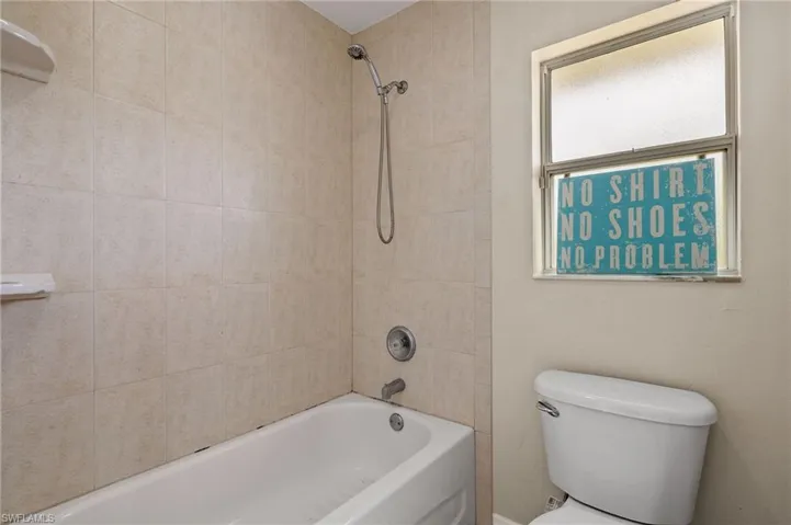 1383  Currier  CIR, Fort Myers, FL 33919