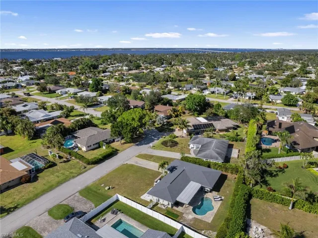 1383  Currier  CIR, Fort Myers, FL 33919