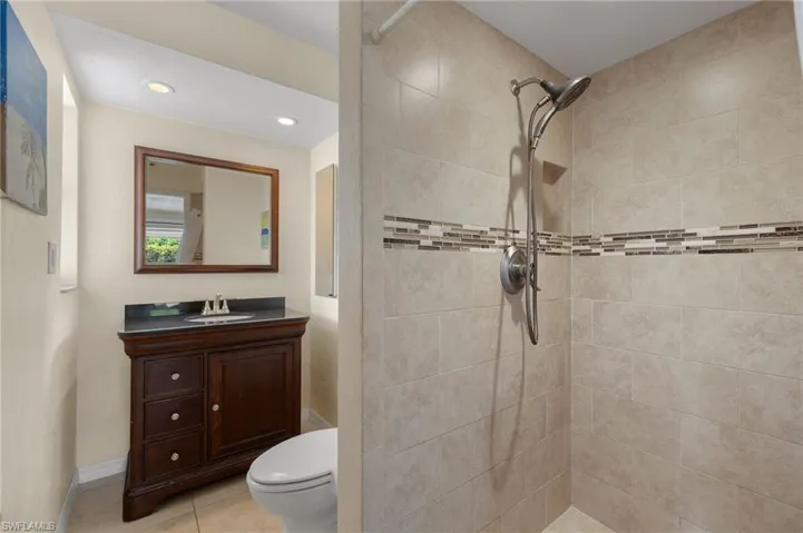 1383  Currier  CIR, Fort Myers, FL 33919