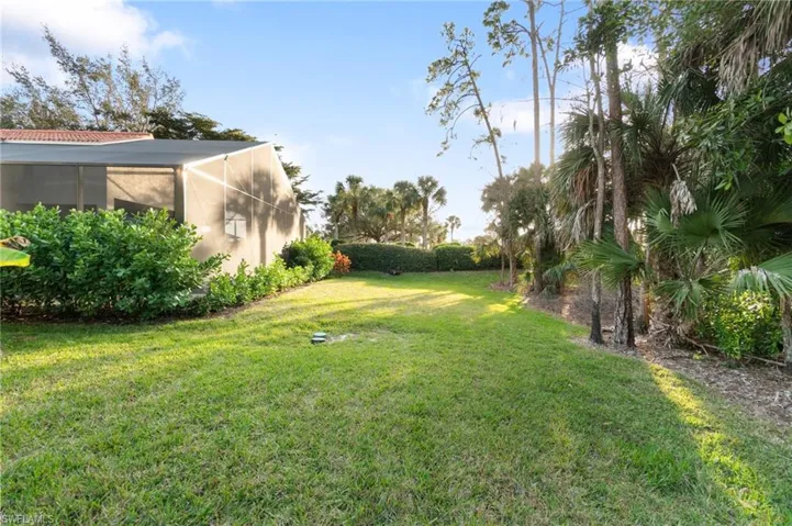 Totally private and oversized side yard. Badmitton anyone?