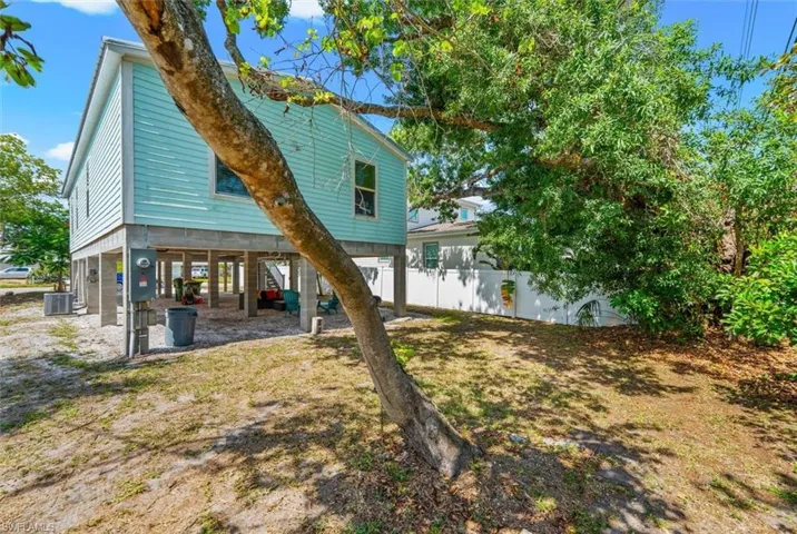 2375 Bahia Vista St, Sarasota, Florida 34239