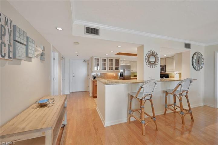 Entry Breakfast Bar