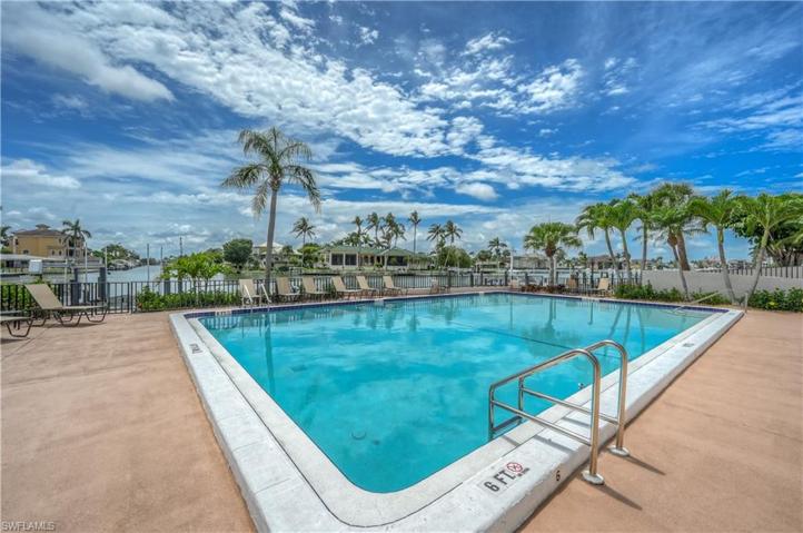 Communitu Pool