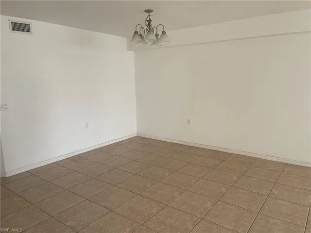 Living Room/Dining room furniture has been removed