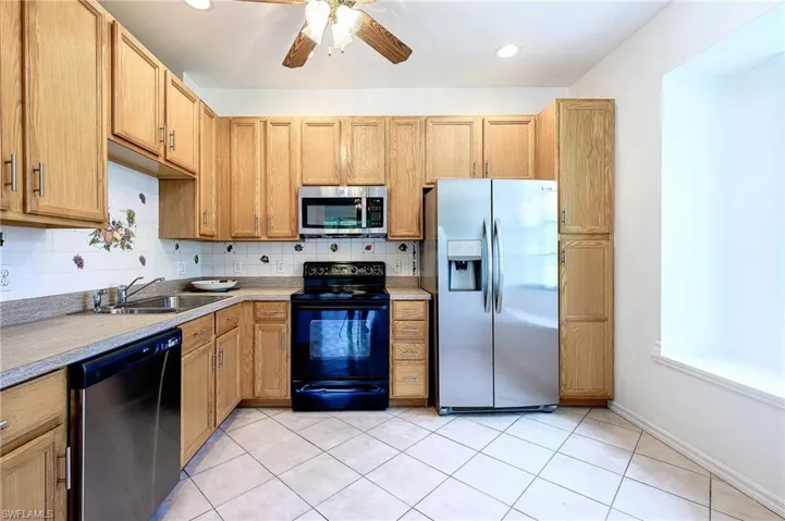 7670 Meadow Lakes Dr # 1501, Naples Fl 34104