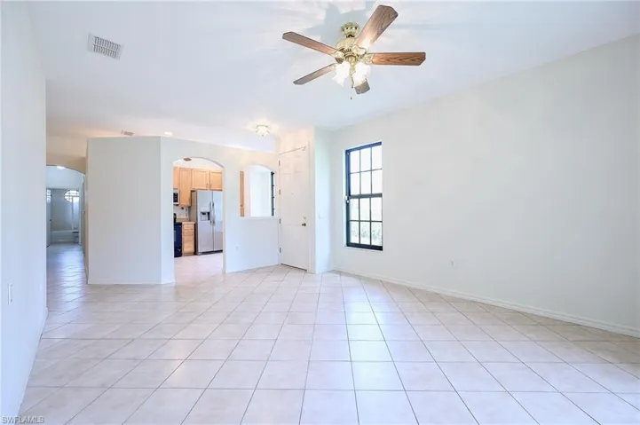 7670 Meadow Lakes Dr # 1501, Naples Fl 34104