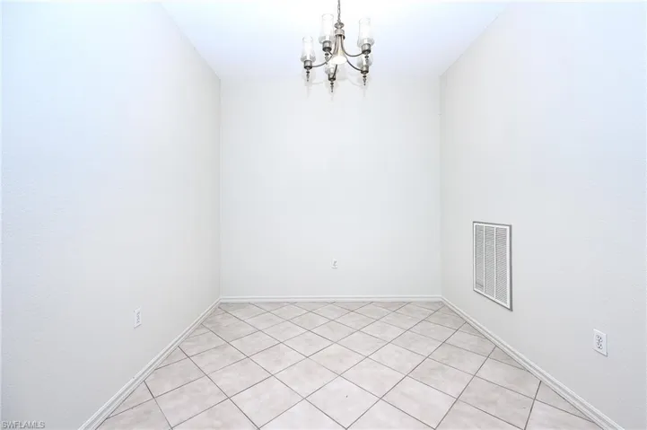 7670 Meadow Lakes Dr # 1501, Naples Fl 34104