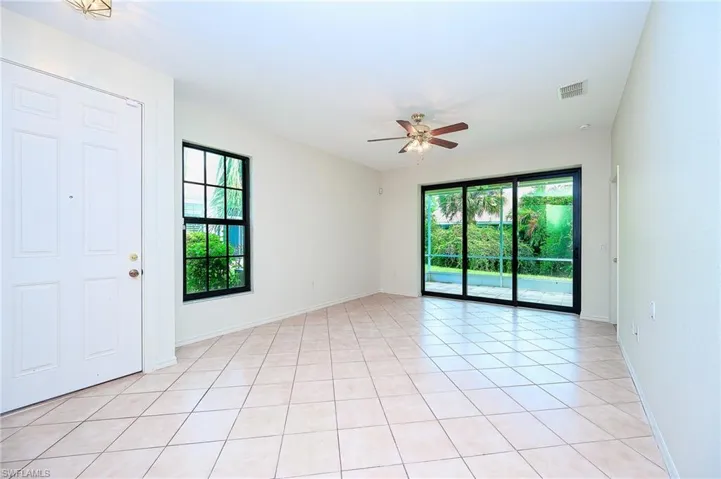 7670 Meadow Lakes Dr # 1501, Naples Fl 34104