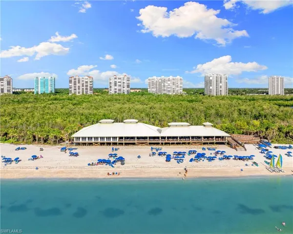 2 beachfront restaurants and bars