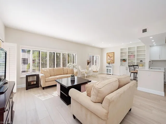 6820 Pelican Bay Blvd 132, Naples, Florida 34108