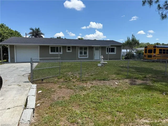 2199 Wyandotte Ave, Alva, Florida 33920
