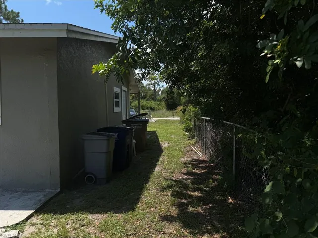 2199 Wyandotte Ave, Alva, Florida 33920