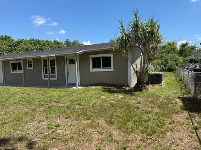 2199 Wyandotte Ave, Alva, Florida 33920