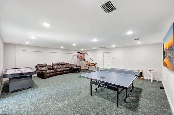 Air conditioned recreation room