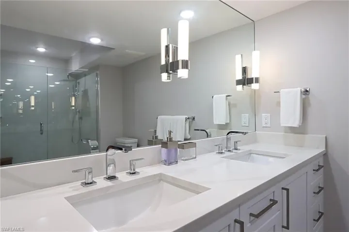 4041  Gulf Shore N BLVD, Naples, FL 34103