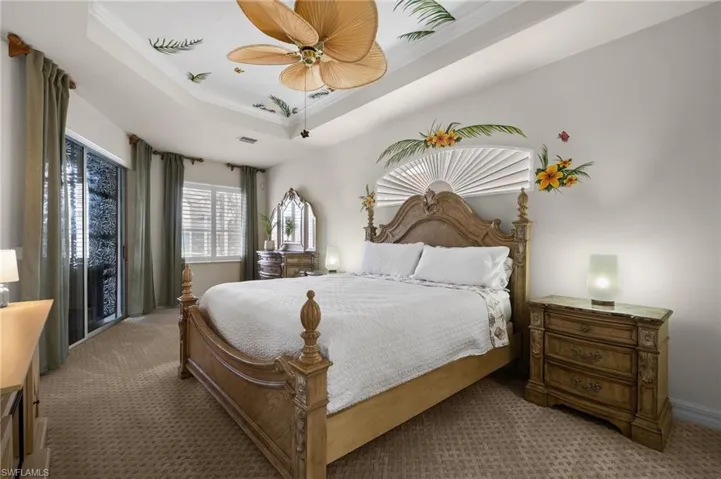 Spacious Master bedroom with Tray ceiling