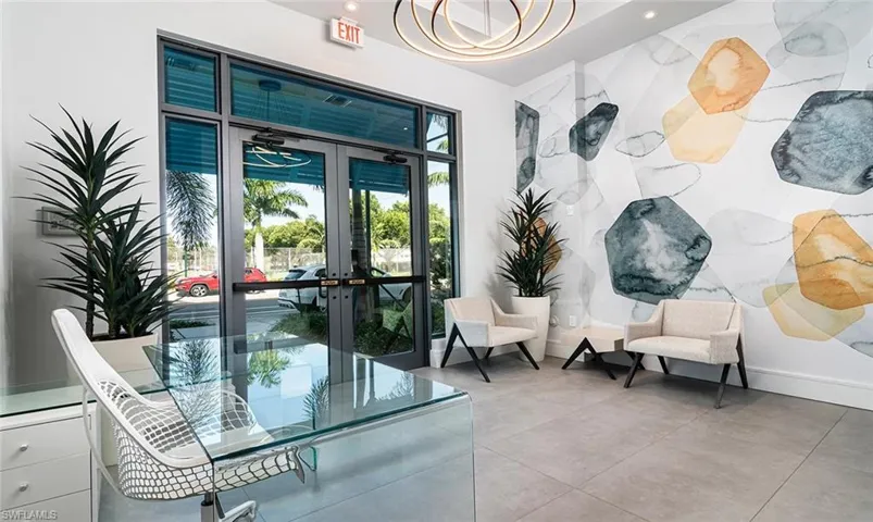 101  8th S ST, Naples, FL 34102