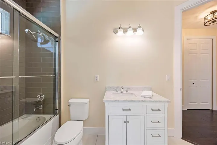2365  Pine Woods  CIR, Naples, FL 34105