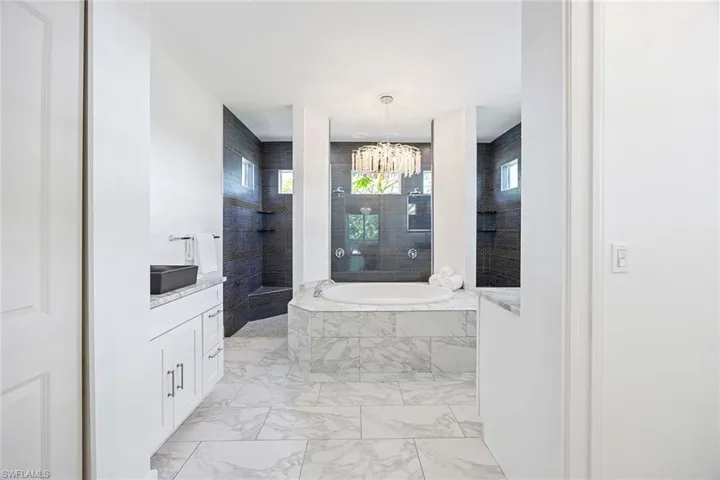 2365  Pine Woods  CIR, Naples, FL 34105