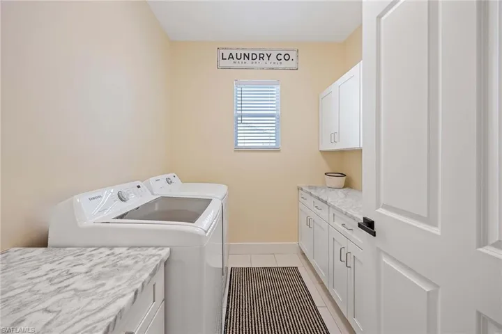 2365  Pine Woods  CIR, Naples, FL 34105