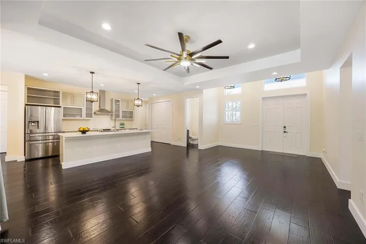 2365  Pine Woods  CIR, Naples, FL 34105