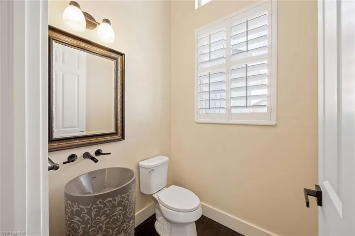 2365  Pine Woods  CIR, Naples, FL 34105