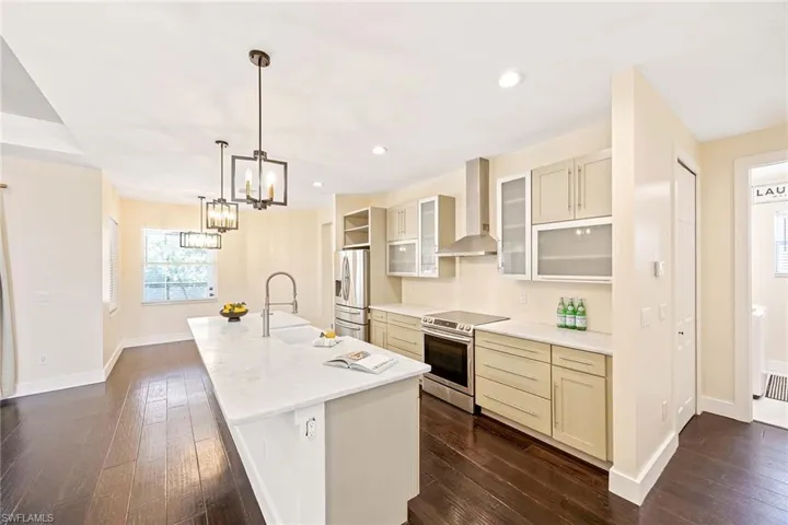 2365  Pine Woods  CIR, Naples, FL 34105