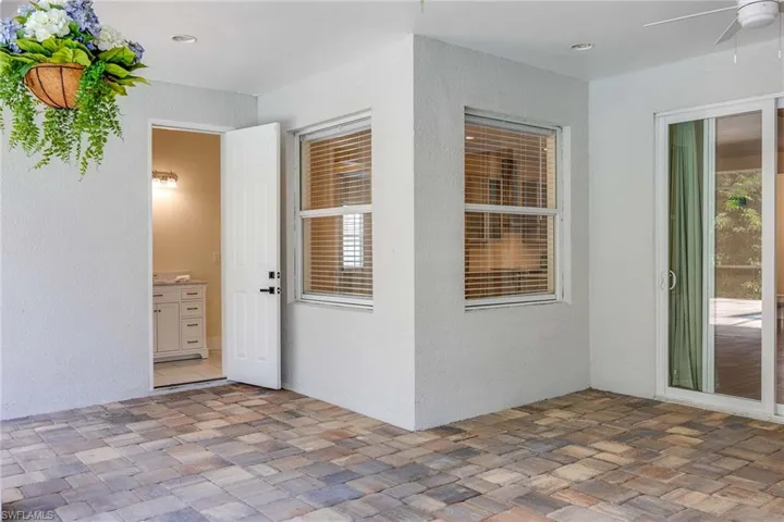 2365  Pine Woods  CIR, Naples, FL 34105