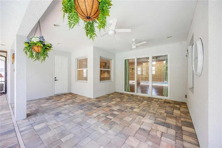 2365  Pine Woods  CIR, Naples, FL 34105