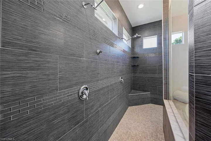 2365  Pine Woods  CIR, Naples, FL 34105