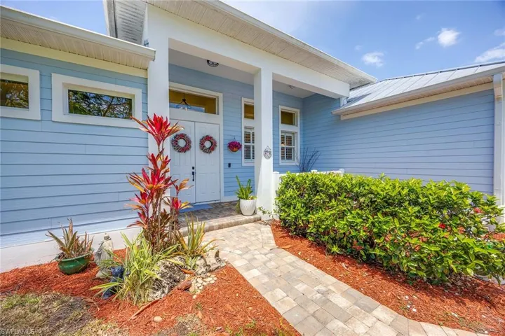 2365  Pine Woods  CIR, Naples, FL 34105